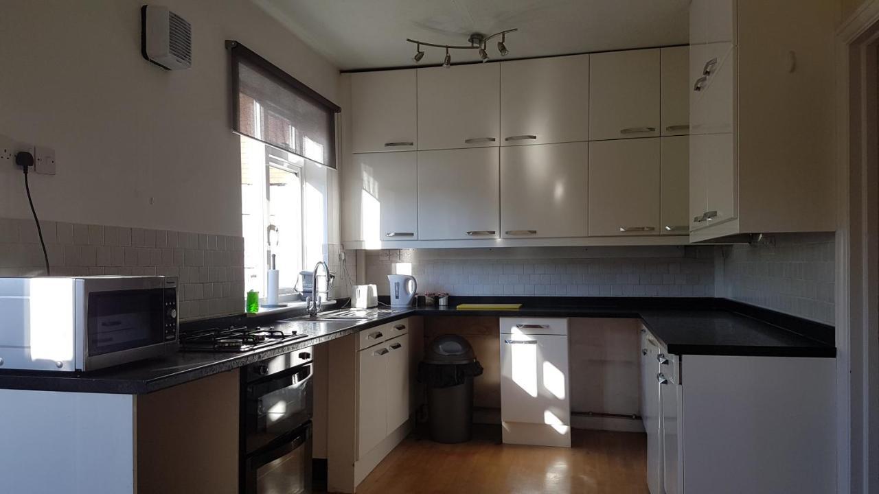 Private Rooms just 19 minutes from Central London Northfleet Extérieur photo