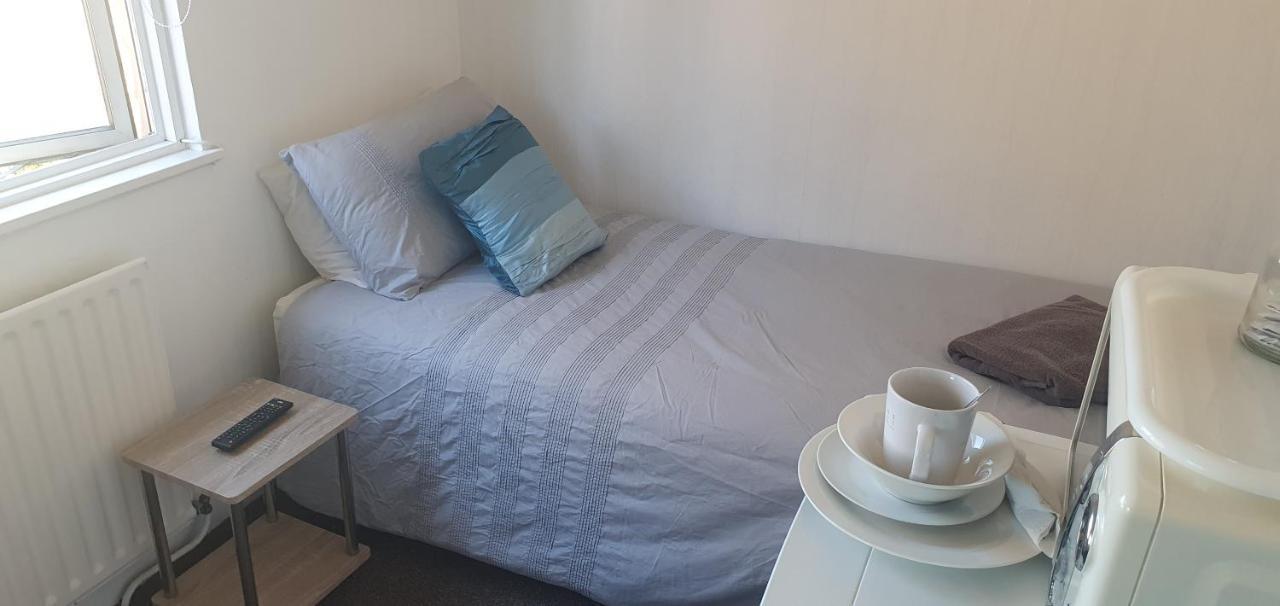 Private Rooms just 19 minutes from Central London Northfleet Extérieur photo